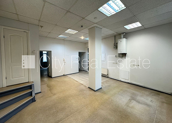 Pagalma ēka, labiekārtota apzaļumota teritorija, slēgts pagalms, teritorijas iebrauktuves Rīga - foto 6