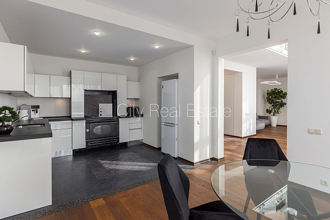 Projekts - Skanstes Virsotnes, jaunceltne, labiekārtots apzaļumots pagalms, pazemes Rīga - foto 2