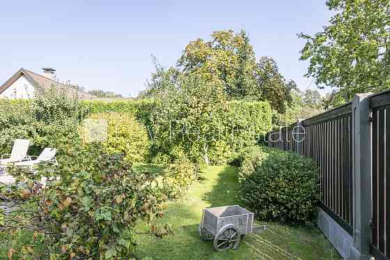 Частный дом, благоустроенная озеленённая территория 1350 м2, закрытый двор, места Jūrmala