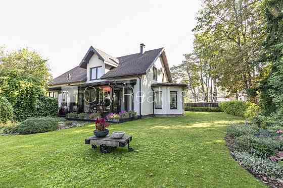 Частный дом, благоустроенная озеленённая территория 1350 м2, закрытый двор, места Jūrmala