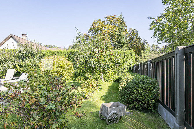 Privātmāja, labiekārtota apzaļumota teritorija 1350 m2, slēgts pagalms, vieta vairākām Jūrmala - foto 5