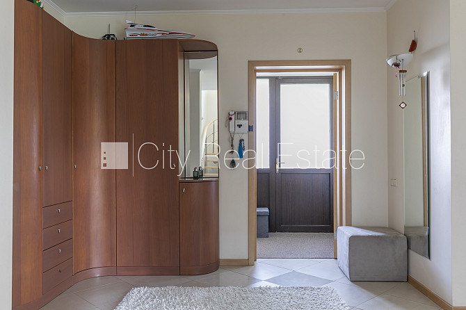 Privātmāja, labiekārtota apzaļumota teritorija 1350 m2, slēgts pagalms, vieta vairākām Jūrmala - foto 10