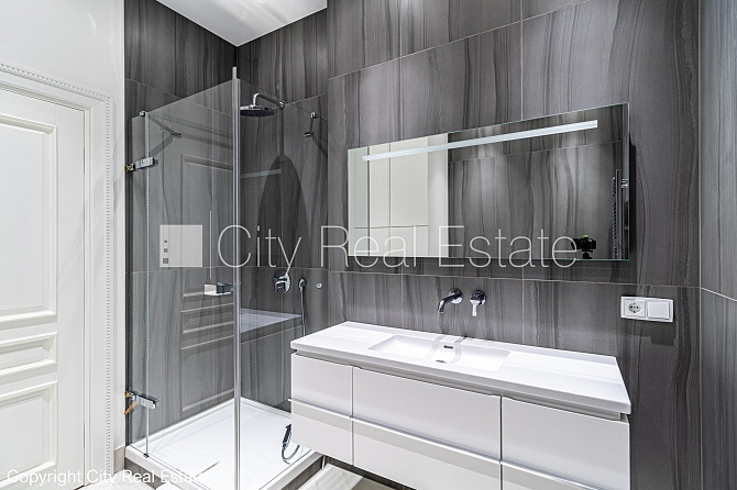 Renovēta māja, iespēja nomāt autostāvvietu, apsargāta autostāvvieta, apsargāts pagalms, Rīga - foto 7