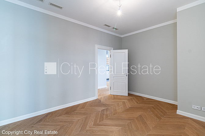 Renovēta māja, iespēja nomāt autostāvvietu, apsargāta autostāvvieta, apsargāts pagalms, Rīga - foto 6