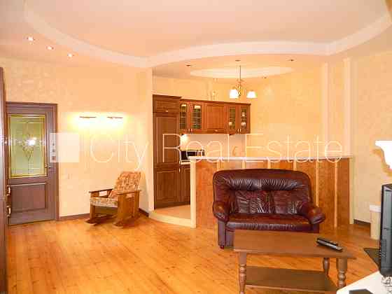 Дом во дворе, вход со двора, окна выходят во двор, количество спален 2 шт., Rīga