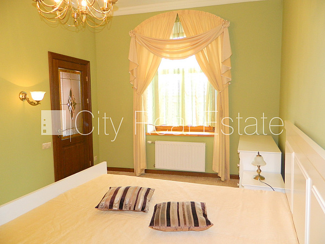 Pagalma māja, ieeja no pagalma, logi vērsti uz pagalma pusi, guļamistabu skaits 2 gab., istabas Rīga - foto 6