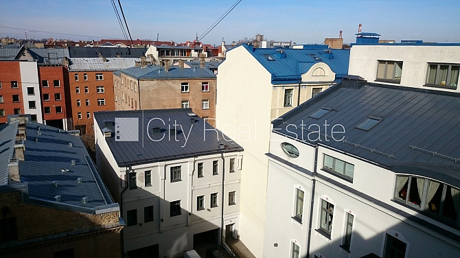 Mansards, ir lifts, franču balkons, logi vērsti uz pagalma pusi, viena istaba izolēta, Rīga - foto 15