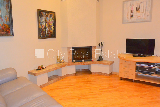 Pagalma māja, ķieģeļu mūra sienas, slēgts pagalms, vieta automašīnai, kāpņu telpa pēc Rīga - foto 4