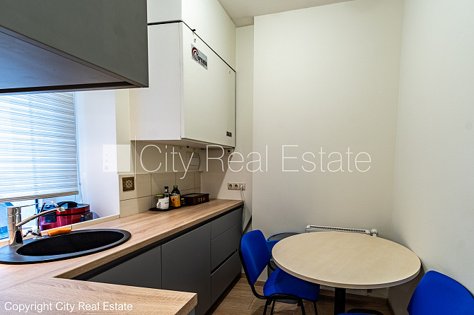 Pagalma māja, renovēta māja, ieeja no pagalma, terase, logi vērsti uz pagalma pusi, logi Rīga - foto 16