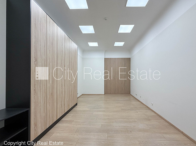 Pagalma māja, renovēta māja, ieeja no pagalma, terase, logi vērsti uz pagalma pusi, logi Rīga - foto 8