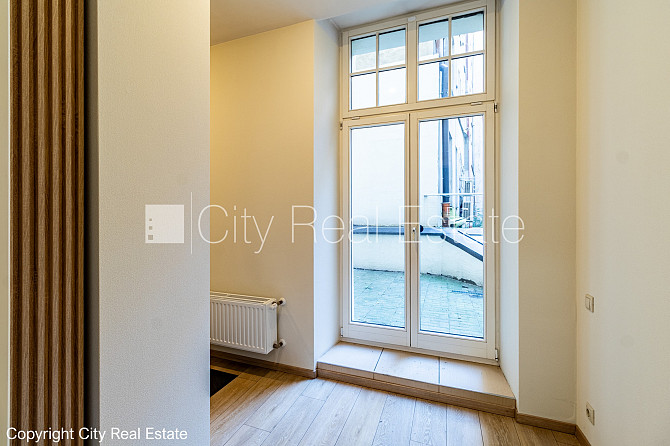 Pagalma māja, renovēta māja, ieeja no pagalma, terase, logi vērsti uz pagalma pusi, logi Rīga - foto 14