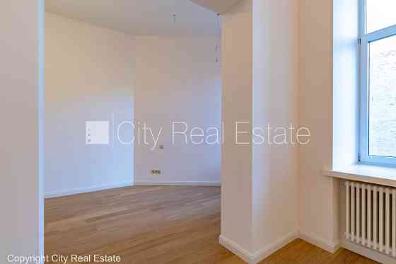 Фасадный дом, реновированный дом, фасад с декоративной штукатуркой, закрытый Rīga