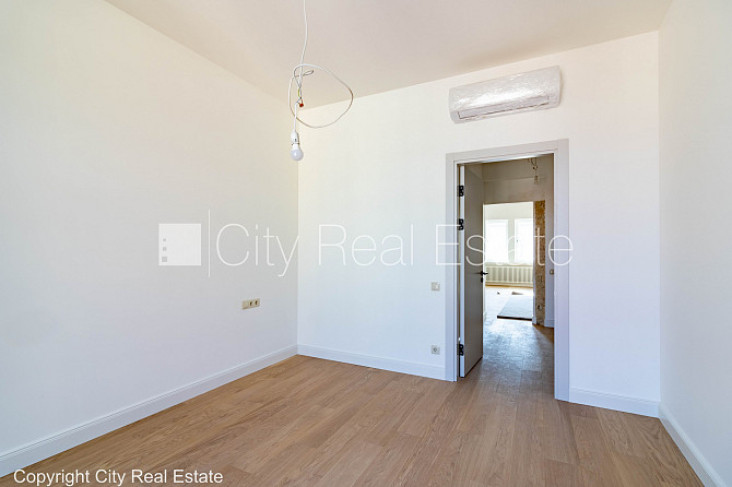 Fasādes māja, renovēta māja, fasāde ar dekoratīvo apmetumu, slēgts pagalms, ieeja no ielas Rīga - foto 16