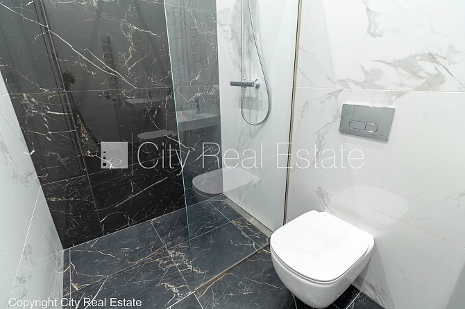 Fasādes māja, renovēta māja, fasāde ar dekoratīvo apmetumu, slēgts pagalms, ieeja no ielas Rīga - foto 9