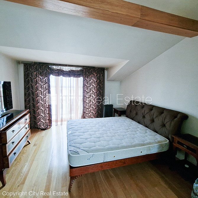 Fasādes māja, renovēta māja, ieeja no ielas, ir lifts, kāpņu telpa pēc kapitālā remonta, Rīga - foto 16