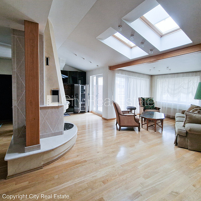 Fasādes māja, renovēta māja, ieeja no ielas, ir lifts, kāpņu telpa pēc kapitālā remonta, Rīga - foto 3