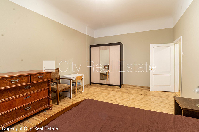 Pagalma māja, labiekārtots apzaļumots pagalms, objektu apsargā fiziskā apsardze, pagalmā Rīga - foto 7