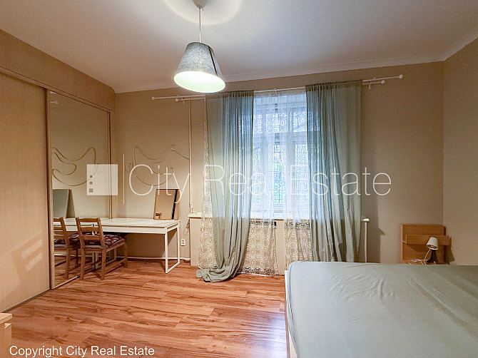 Pagalma māja, slēgts pagalms, ieeja no pagalma, logi vērsti uz pagalma pusi, guļamistabu skaits Rīga - foto 4