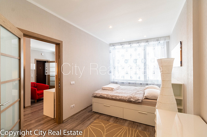 Pagalma māja, renovēta māja, labiekārtots apzaļumots pagalms, slēgts pagalms, kāpņu telpa Rīga - foto 7