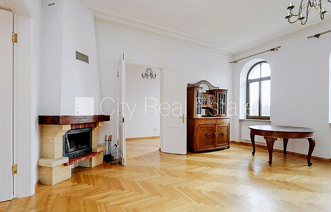 Zeme īpašumā, fasādes māja, renovēta māja, mainīts Jumta segums, viena kvadrātmetra Rīga - foto 7