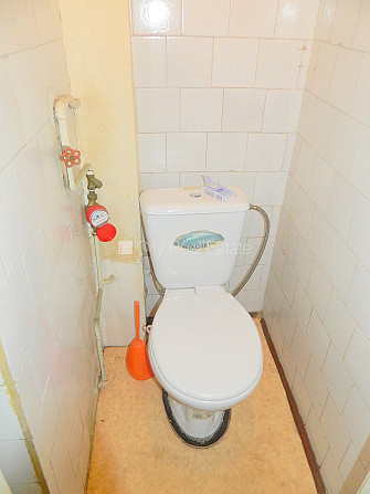 Fasādes māja, renovēta māja, slēgts pagalms, kāpņu telpa pēc kosmētiskā remonta, istabas Rīga - foto 14