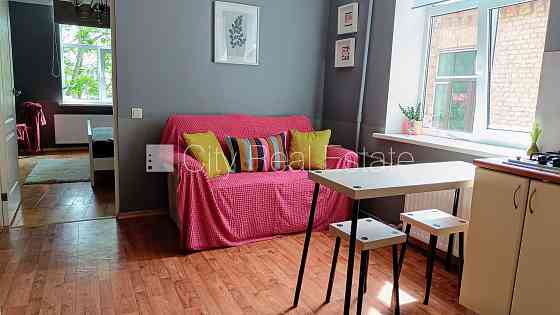 Дом во дворе, реновированный дом, благоустроенная озеленённая территория, Rīga