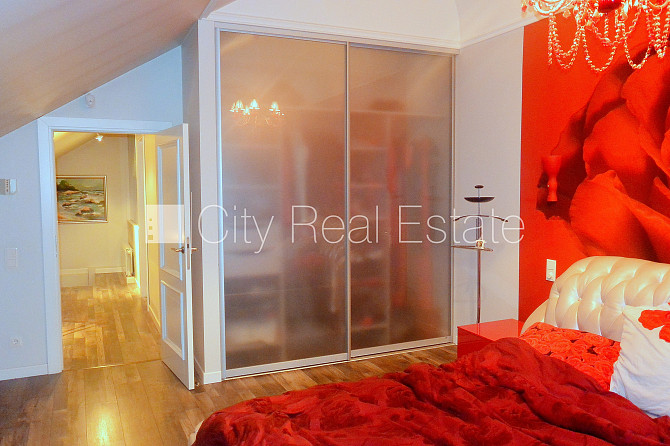 Земля в собственности, дом во дворе, кирпичные стены, благоустроенная Рига - изображение 16