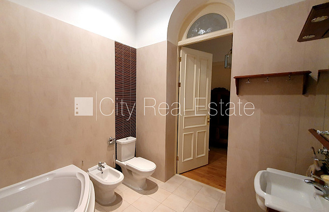 Fasādes māja, renovēta māja, ķieģeļu mūra sienas, fasāde ar dekoratīvo apmetumu, Rīga - foto 15