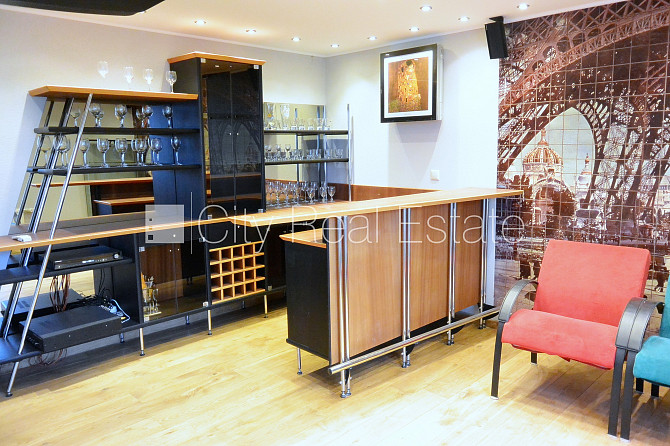 Земля в собственности, здание во дворе, поменянное покрытие крыши, кирпичные Рига - изображение 1