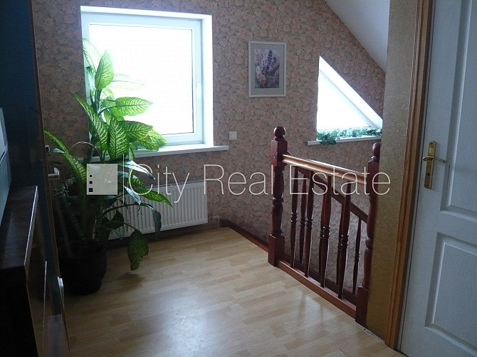 Labiekārtots apzaļumots pagalms, bruģēts piebraucamais ceļš, iežogota teritorija ar metāla Jelgava un Jelgavas novads - foto 6