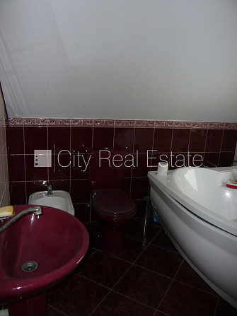 Labiekārtots apzaļumots pagalms, bruģēts piebraucamais ceļš, iežogota teritorija ar metāla Jelgava un Jelgavas novads - foto 8