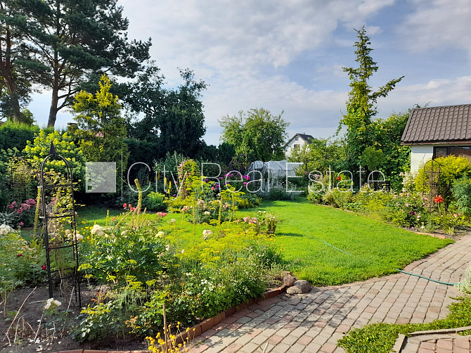 Labiekārtots apzaļumots pagalms, bruģēts piebraucamais ceļš, iežogota teritorija ar metāla Jelgava un Jelgavas novads - foto 13