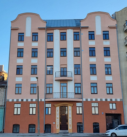 Fasādes māja, renovēta māja, labiekārtota apzaļumota teritorija, ieeja no ielas, kāpņu Rīga - foto 9