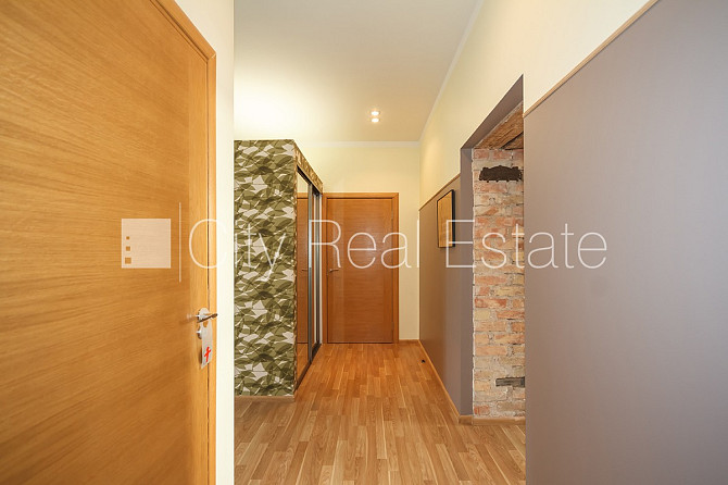 Fasādes māja, renovēta māja, labiekārtota apzaļumota teritorija, ieeja no ielas, kāpņu Rīga - foto 5