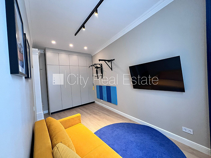 Fasādes māja, renovēta māja, iespēja nomāt autostāvvietu, kāpņu telpa pēc kapitālā Rīga - foto 20