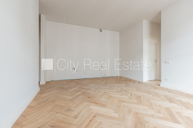 Pagalma ēka, renovēta māja, slēgts pagalms, ir lifts, kāpņu telpa pēc kapitālā remonta, Rīga - foto 4