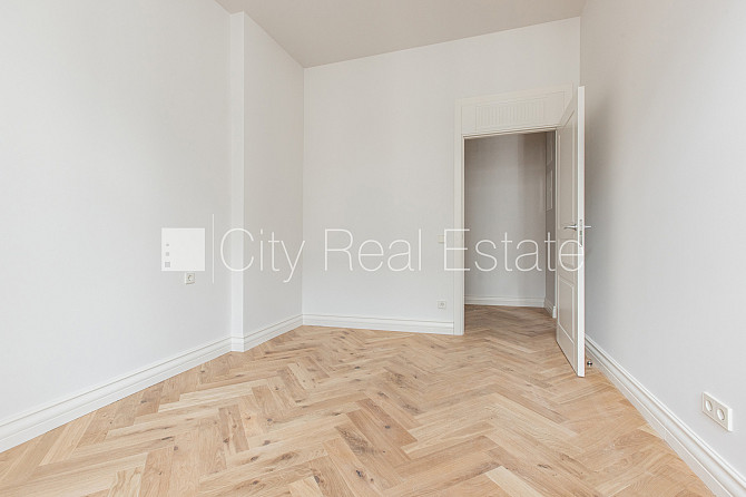 Pagalma ēka, renovēta māja, slēgts pagalms, ir lifts, kāpņu telpa pēc kapitālā remonta, Rīga - foto 12