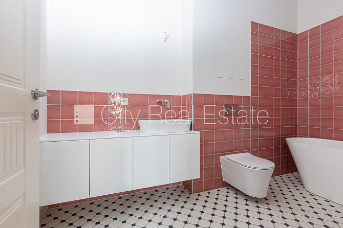 Pagalma ēka, renovēta māja, slēgts pagalms, ir lifts, kāpņu telpa pēc kapitālā remonta, Rīga - foto 8