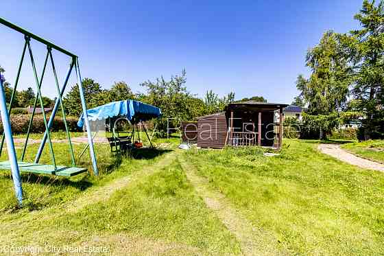 Земля в собственности, частный дом, зеленая территория 2600 м2, закрытый двор, место Юрмала