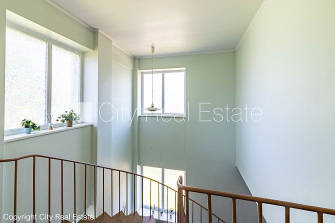 Земля в собственности, частный дом, зеленая территория 2600 м2, закрытый двор, место Юрмала - изображение 17