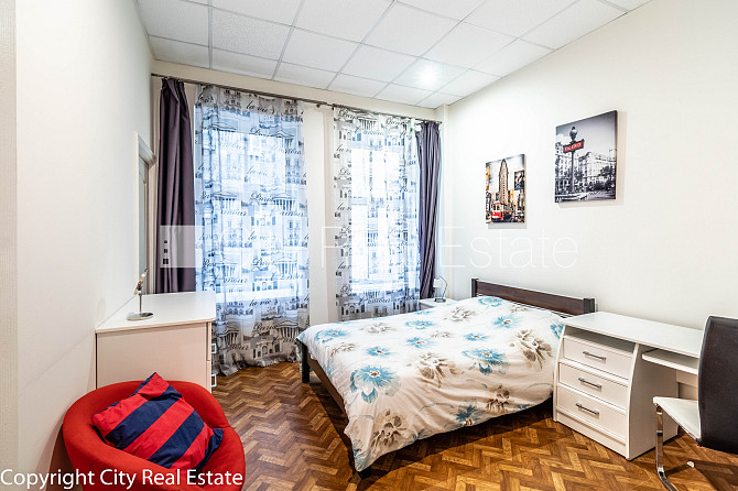 Fasādes māja, ieeja no ielas, logi vērsti mājas abās pusēs, guļamistabu skaits 4 gab., Rīga - foto 8