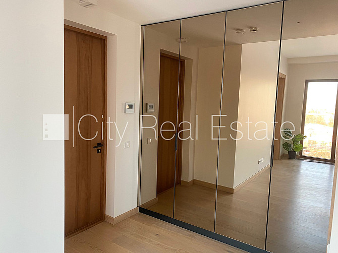 Projekts - Philosophers Residence, labiekārtots apzaļumots pagalms, pazemes autostāvvieta, ir Rīga - foto 7