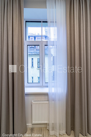 Pagalma māja, renovēta māja, ir lifts, kāpņu telpa pēc kapitālā remonta, studio tipa, Rīga - foto 8