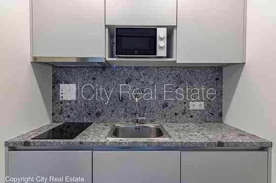 Дом во дворе, реновированный дом, закрытая территория, лифт, лестничная клетка Rīga