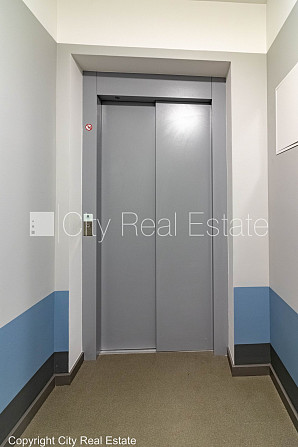 Pagalma māja, renovēta māja, slēgta teritorija, ir lifts, kāpņu telpa pēc kapitālā Rīga - foto 13