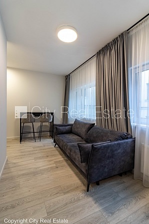 Pagalma māja, renovēta māja, slēgta teritorija, ir lifts, kāpņu telpa pēc kapitālā Rīga - foto 2