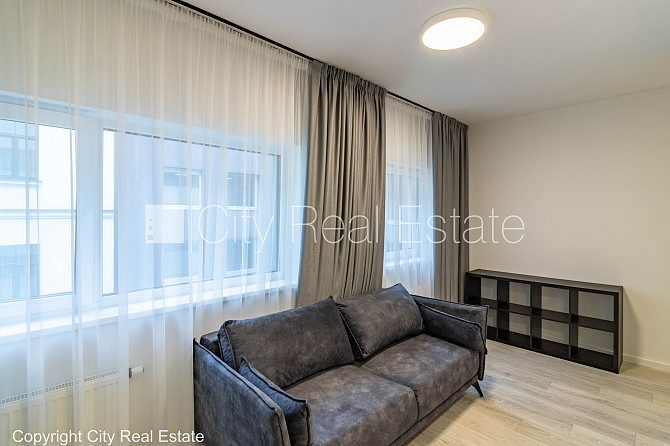 Pagalma māja, renovēta māja, slēgta teritorija, ir lifts, kāpņu telpa pēc kapitālā Rīga - foto 1