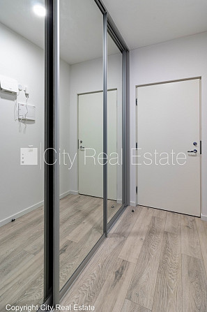 Pagalma māja, renovēta māja, slēgta teritorija, ir lifts, kāpņu telpa pēc kapitālā Rīga - foto 9