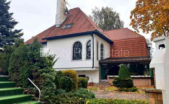 Частный дом, новостройка, благоустроенная озеленённая территория 2400 м2, Rīga