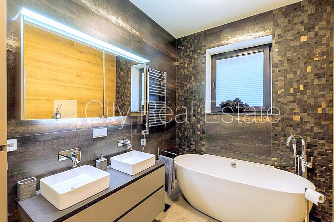 Частный дом, благоустроенная озеленённая территория, территория обнесена Юрмала - изображение 17